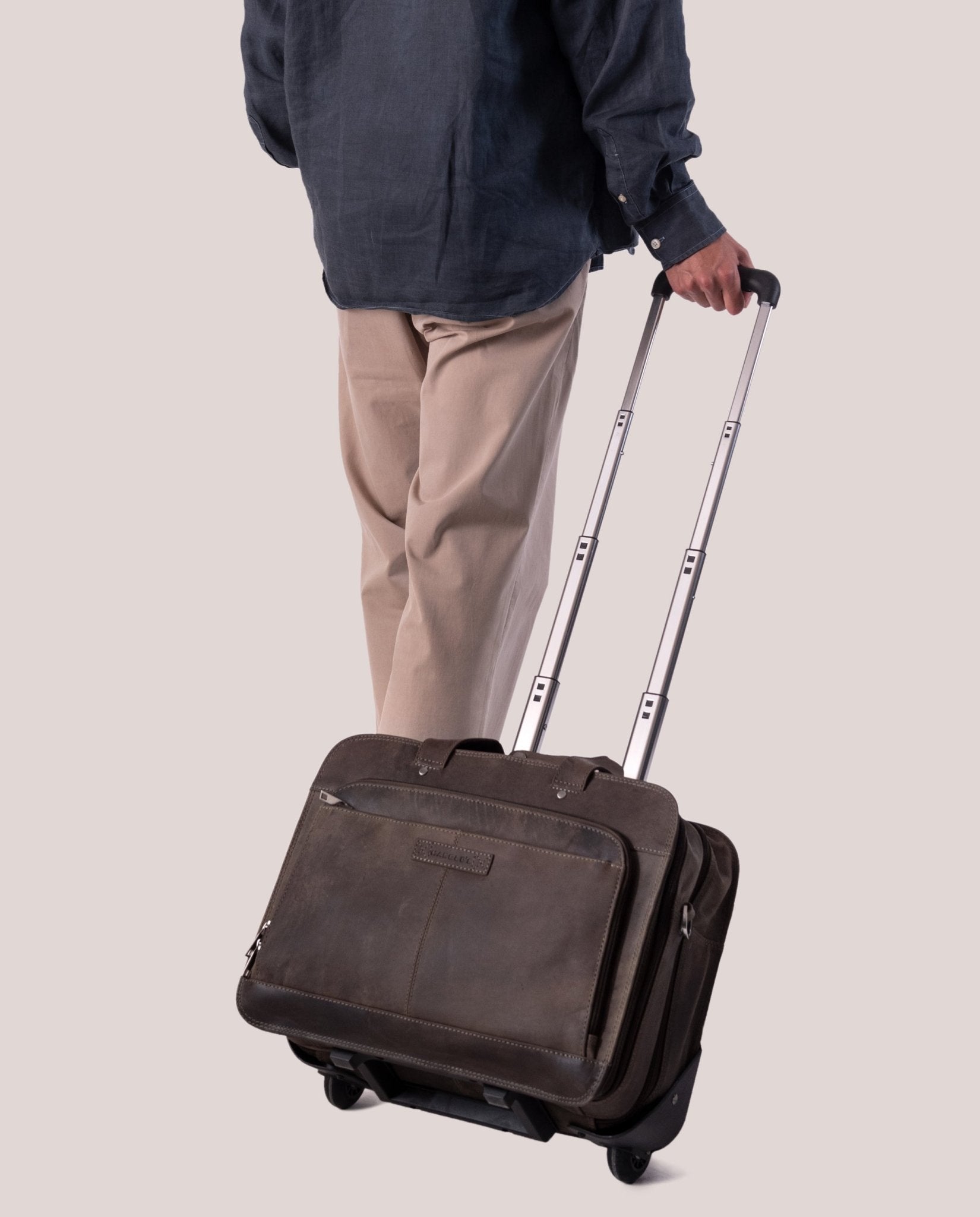 harolds-antic-businesstrolley-taupe-17-zoll-rindleder image 3