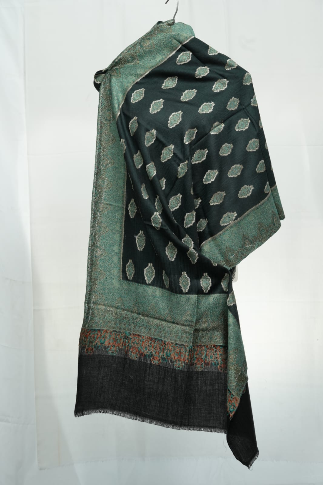 kashmir-arts-kani-shawls-jama-multi-patri-schal-schwarz-gr-n image 1