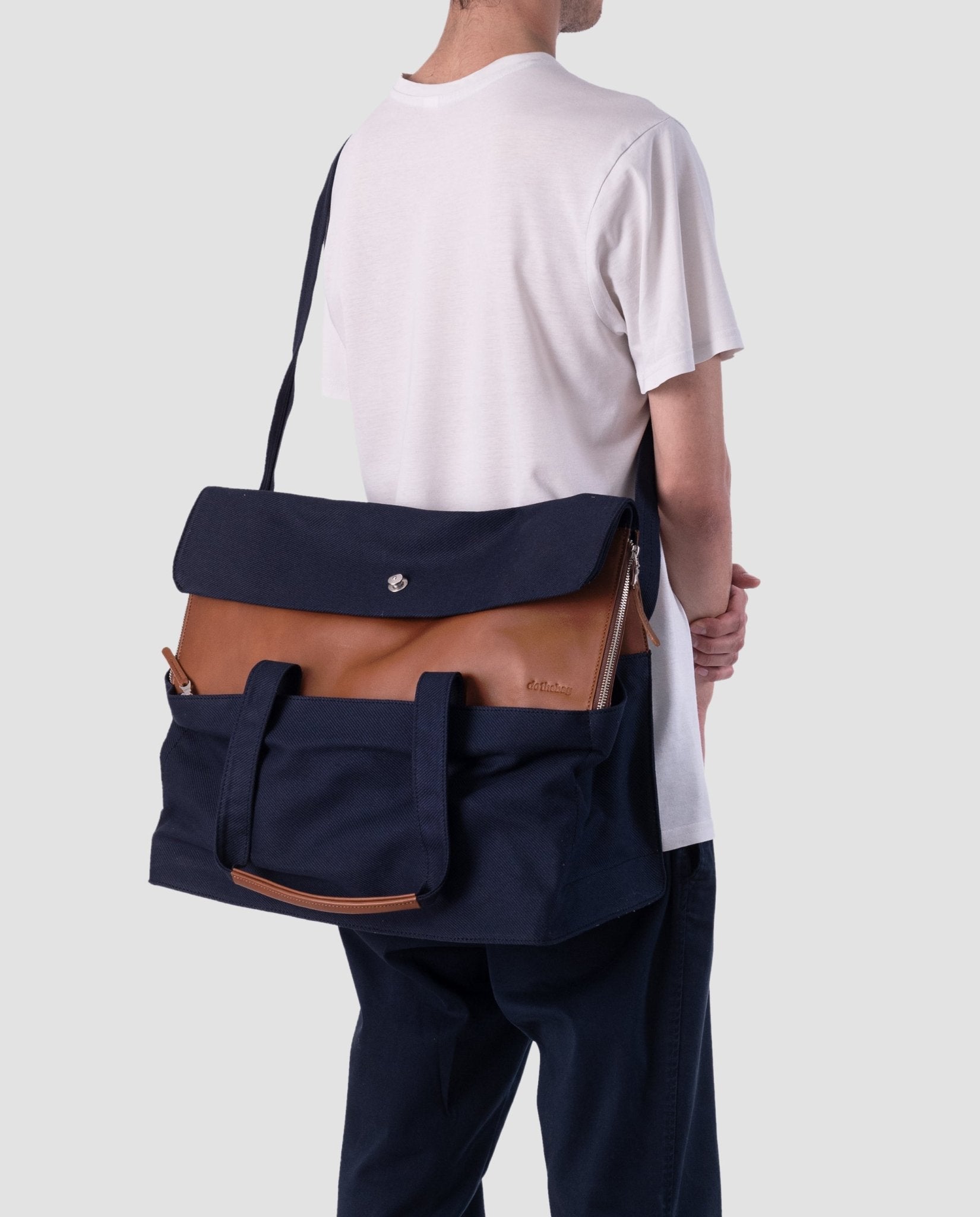 harolds-dothebag-mailbag-travelbag-reisetasche-schwarz-biobaumwolle image 2