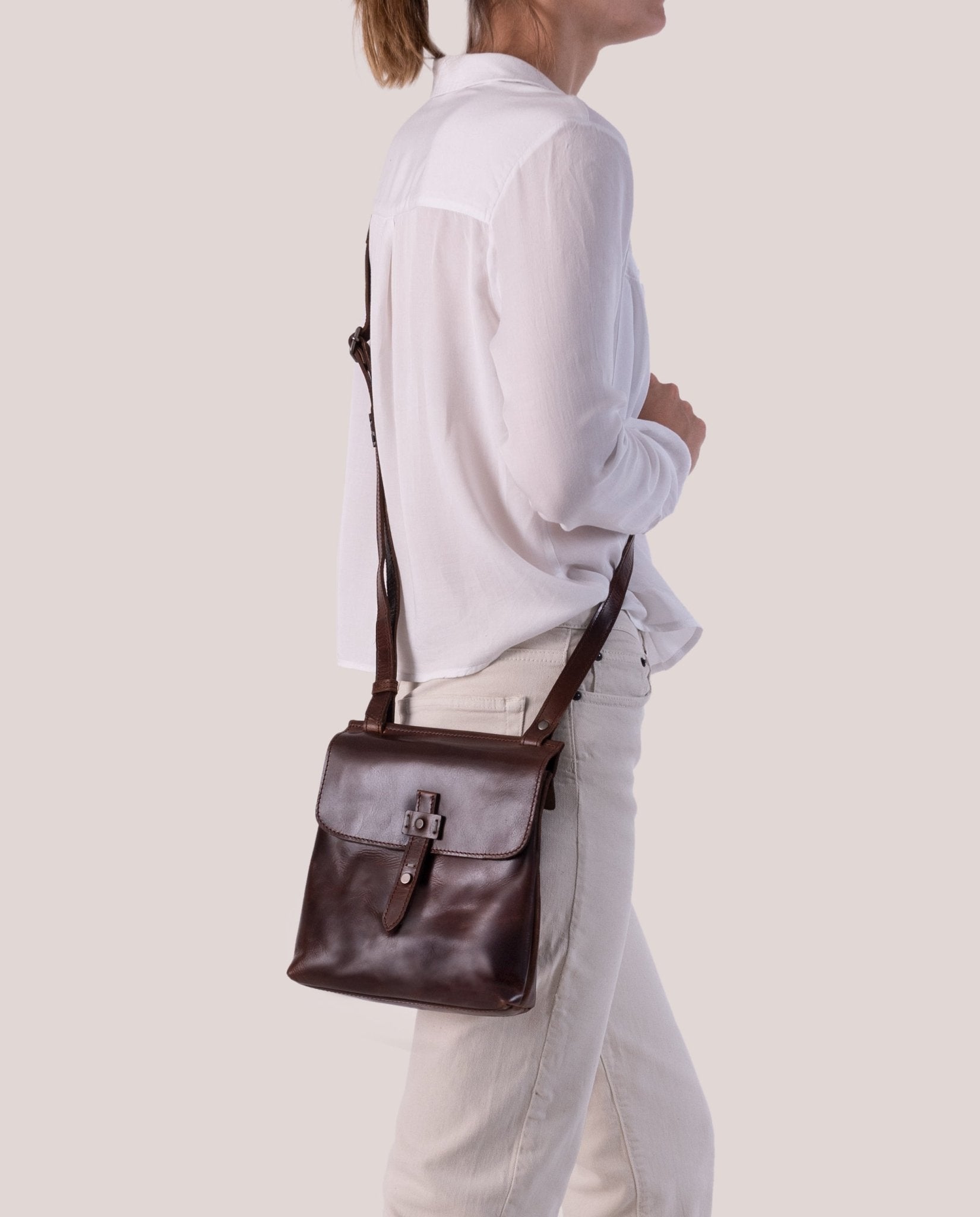 harolds-aberdeen-handbag-upend-m-handtasche-rindleder-schwarz image 2