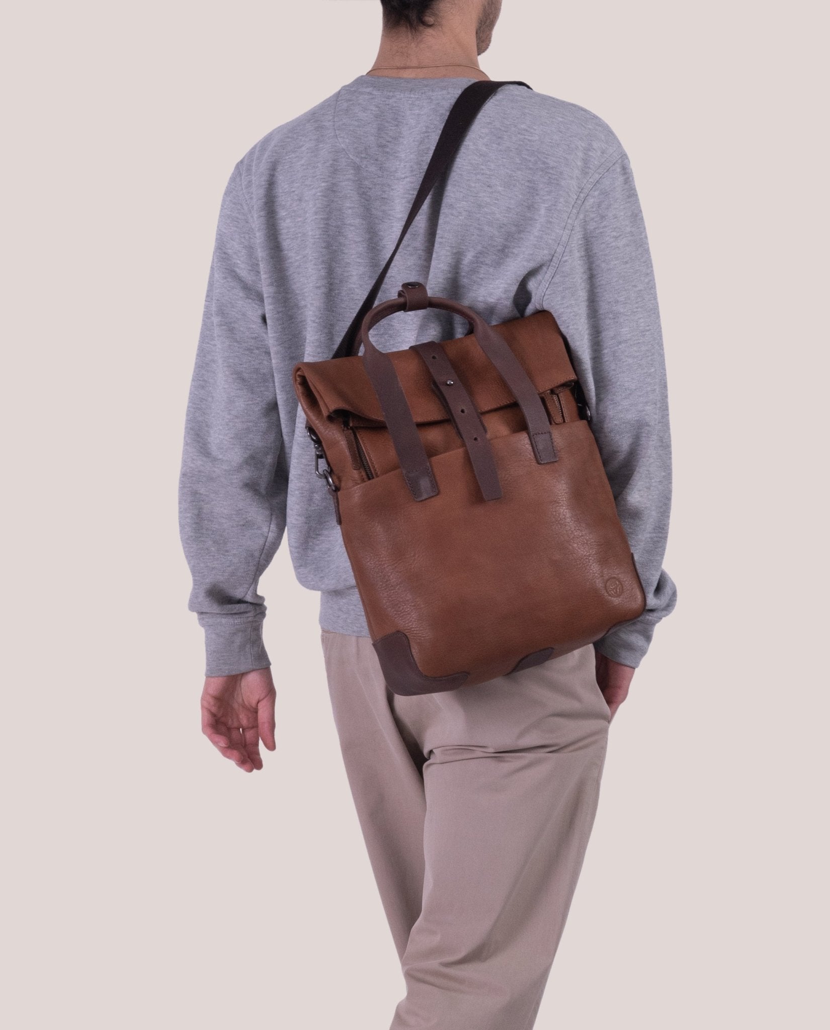 harolds-mount-ivy-backpack-messengerbag-medium-rucksack-schwarz-leder image 2