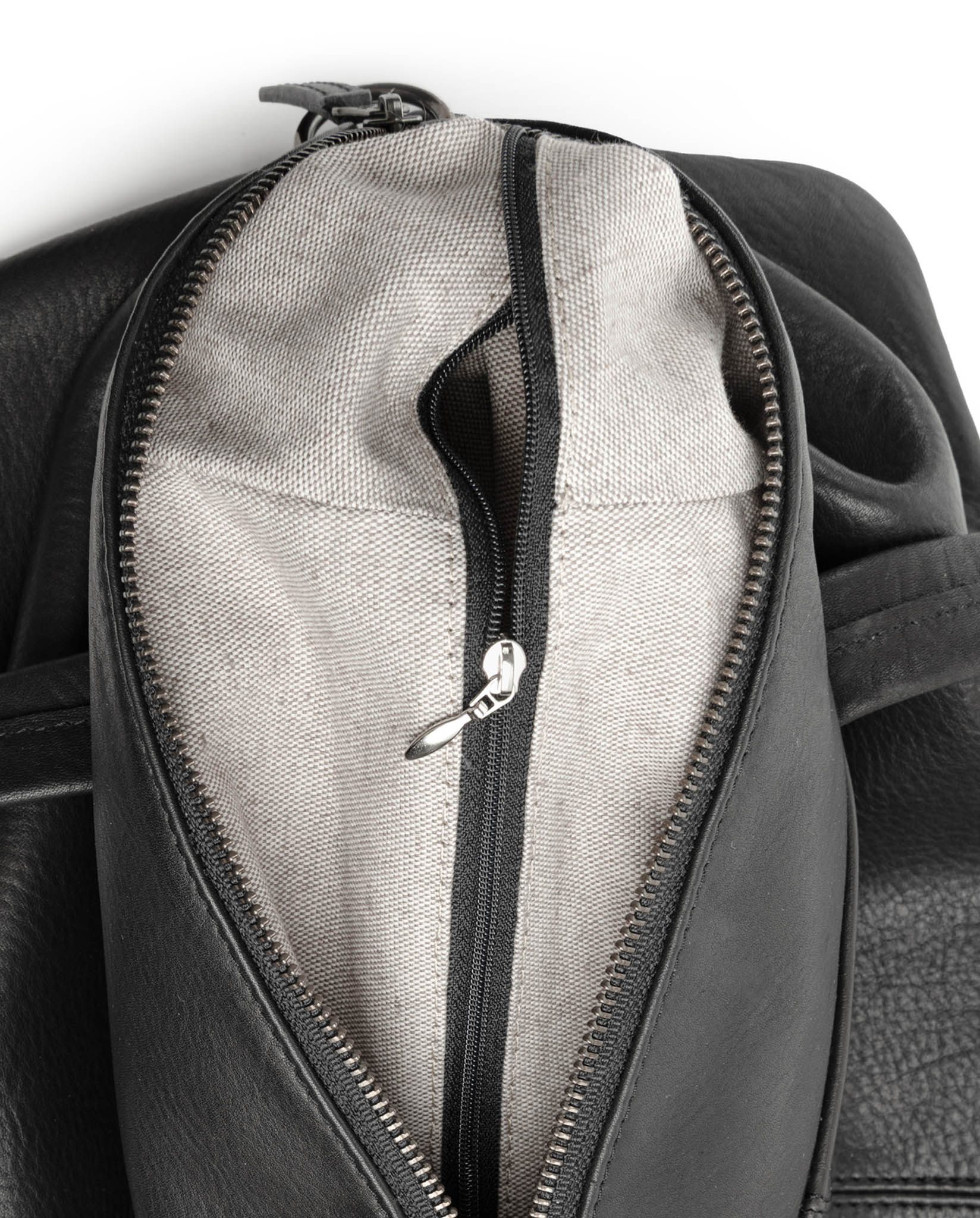 harolds-country-scraper-travelbag-xl-leder-reisetasche-schwarz image 6