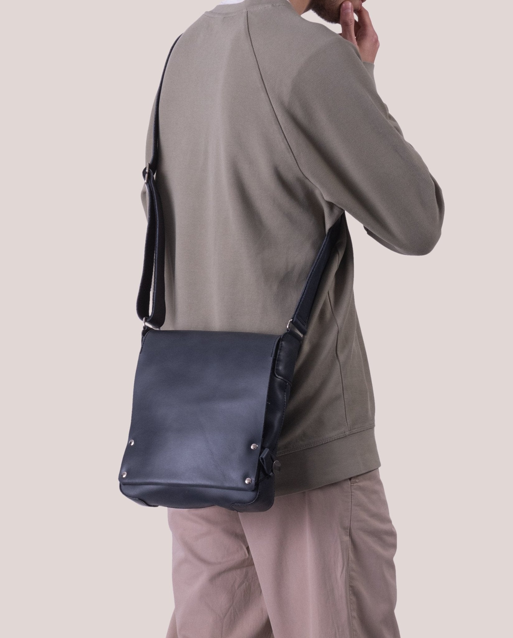 harolds-antic-jil-messengerbag-small-umh-ngetasche-schwarz image 2