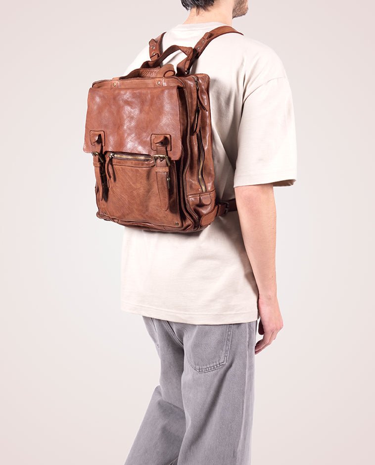 harolds-submarine-backpack-l-lederrucksack-schwarz-a4-rindleder image 2