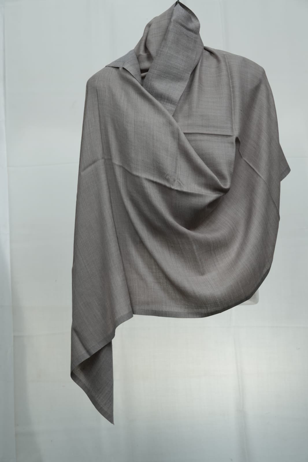 kashmir-arts-pashmina-hampe-gray-schal-grau-75x201-seide image 1