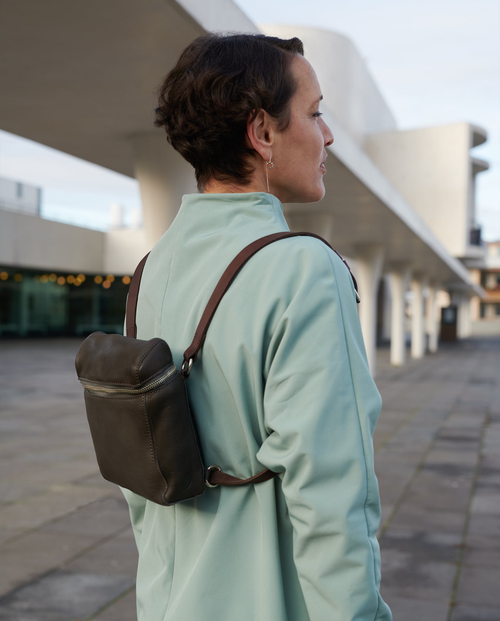 harolds-box-crossbag-kleine-umh-ngetasche-schwarz-leder image 2