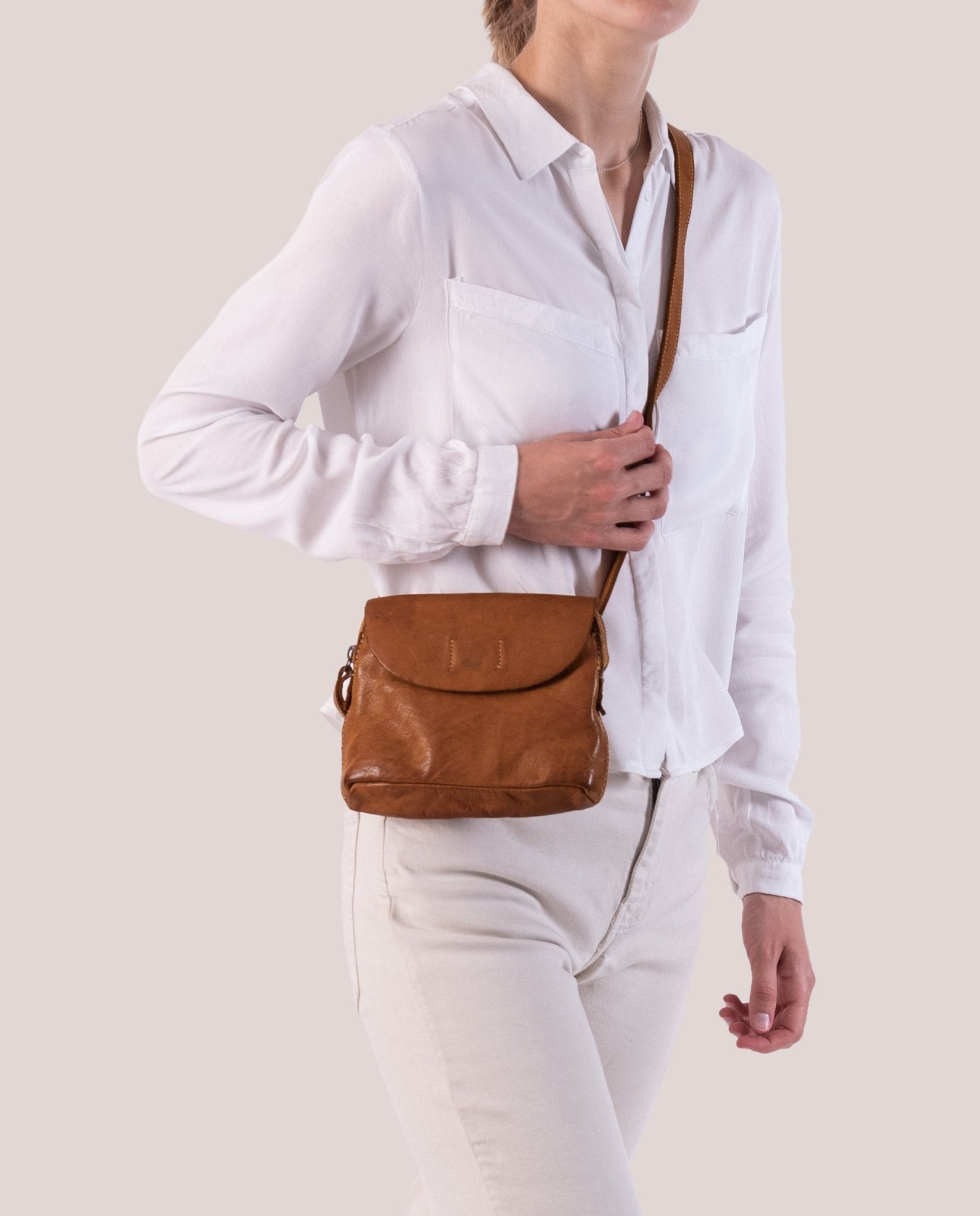 harolds-submarine-shoulder-beltbag-g-rteltasche-schwarz-leder image 3
