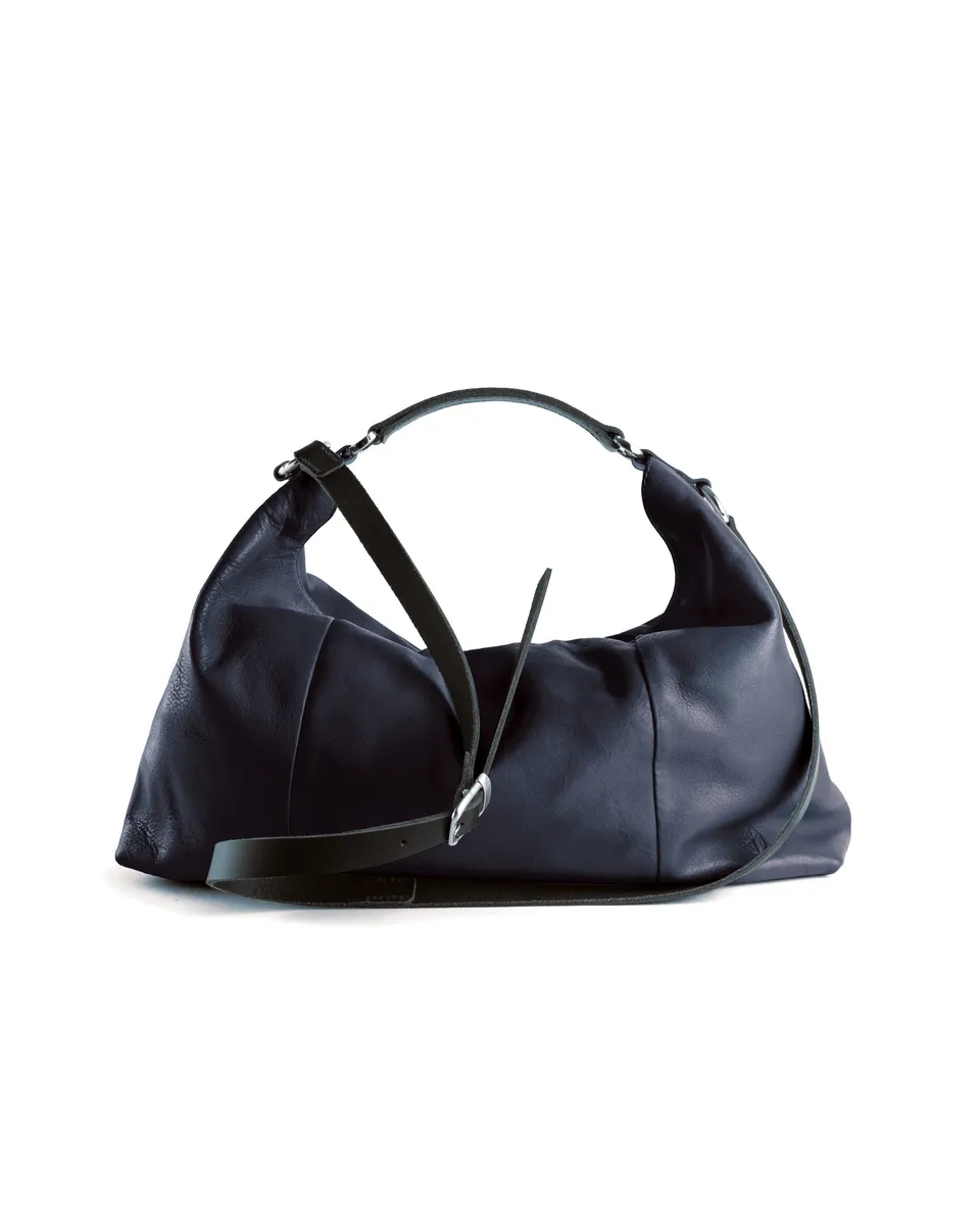 harolds-chaza-pouch-medium-umh-ngetasche-dunkelblau-leder image 1