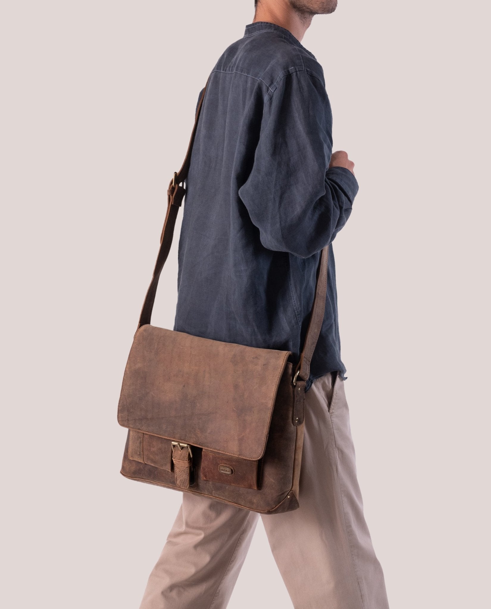 harolds-antic-messengerbag-l-kuriertasche-natur-40x30-leder image 2
