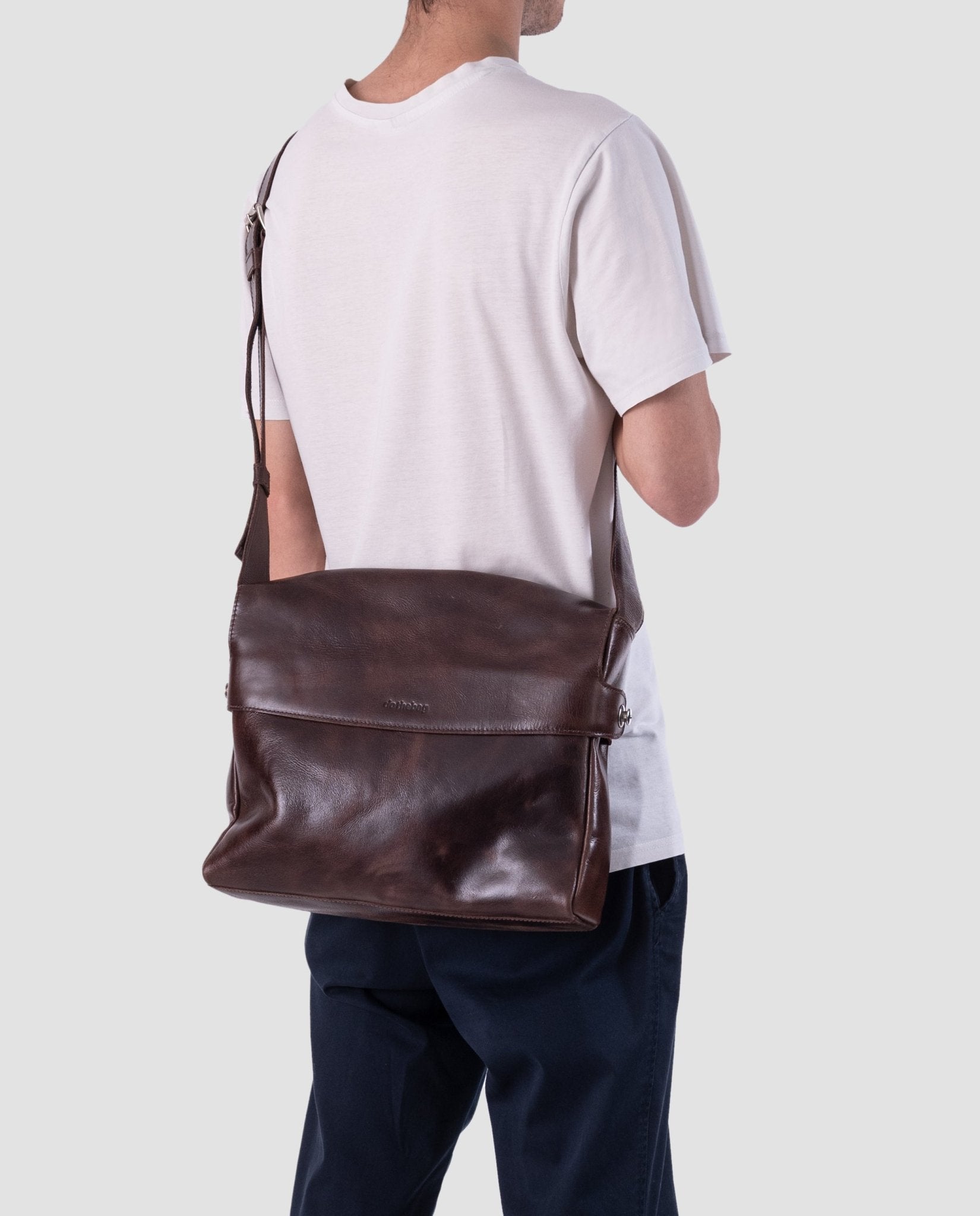 harolds-raboisonbag-messenger-s-kuriertasche-schwarz-leder image 2