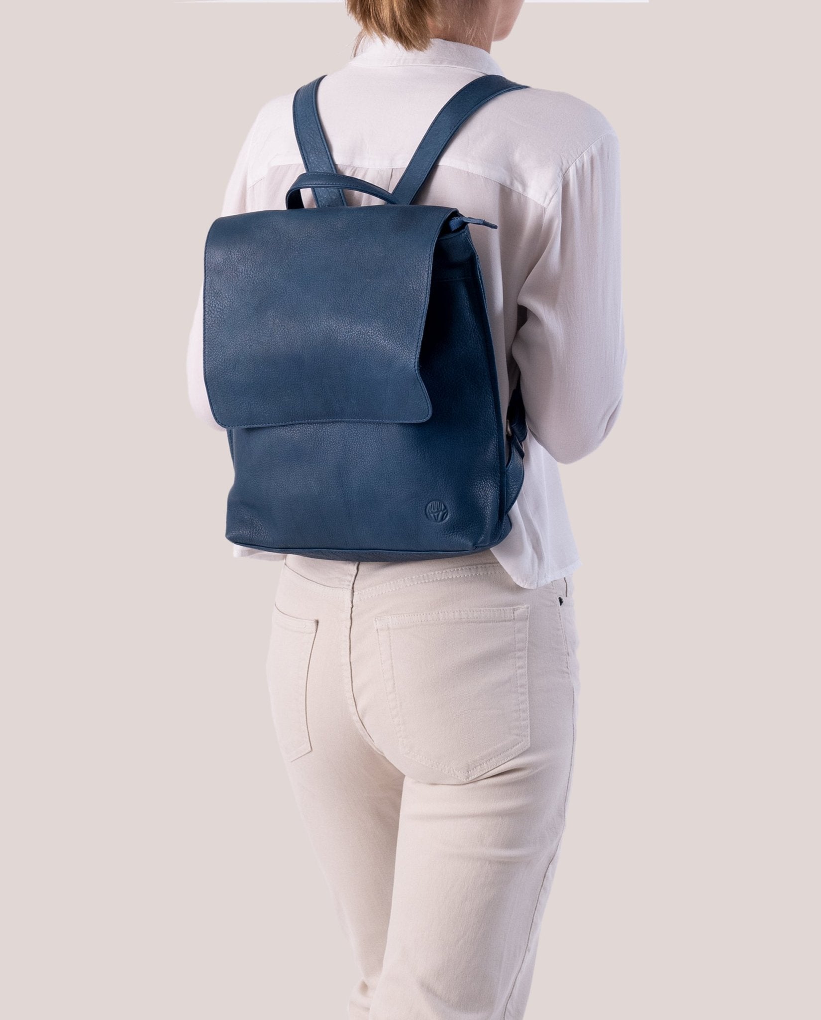 harolds-chacoral-backpack-small-rucksack-nautic-leder image 1