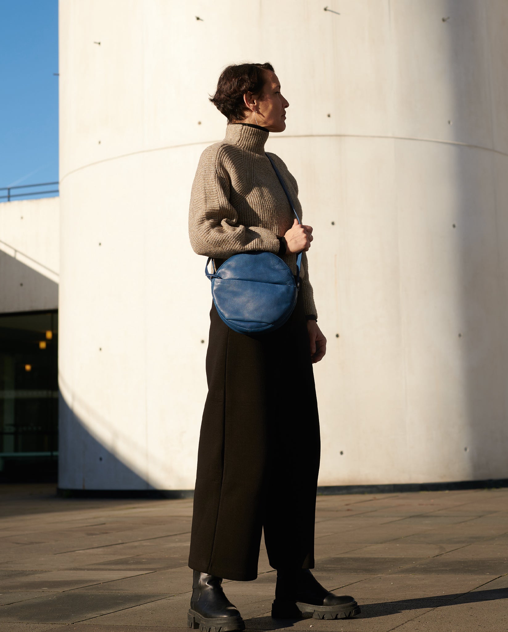harolds-galore-messengerbag-circle-umh-ngetasche-schwarz image 2