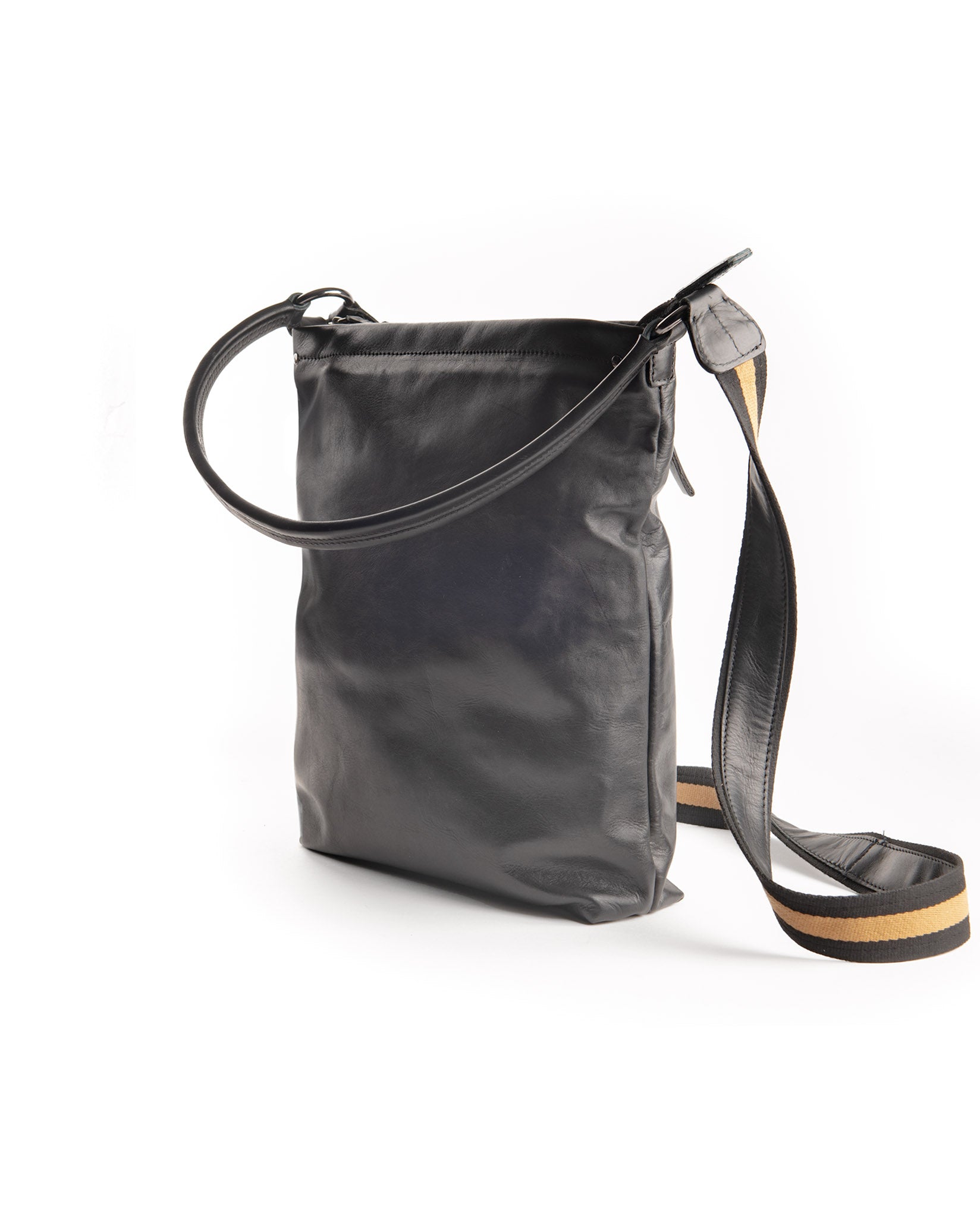 harolds-caugio-shoulderbag-up-schultertasche-schwarz-rindleder image 6