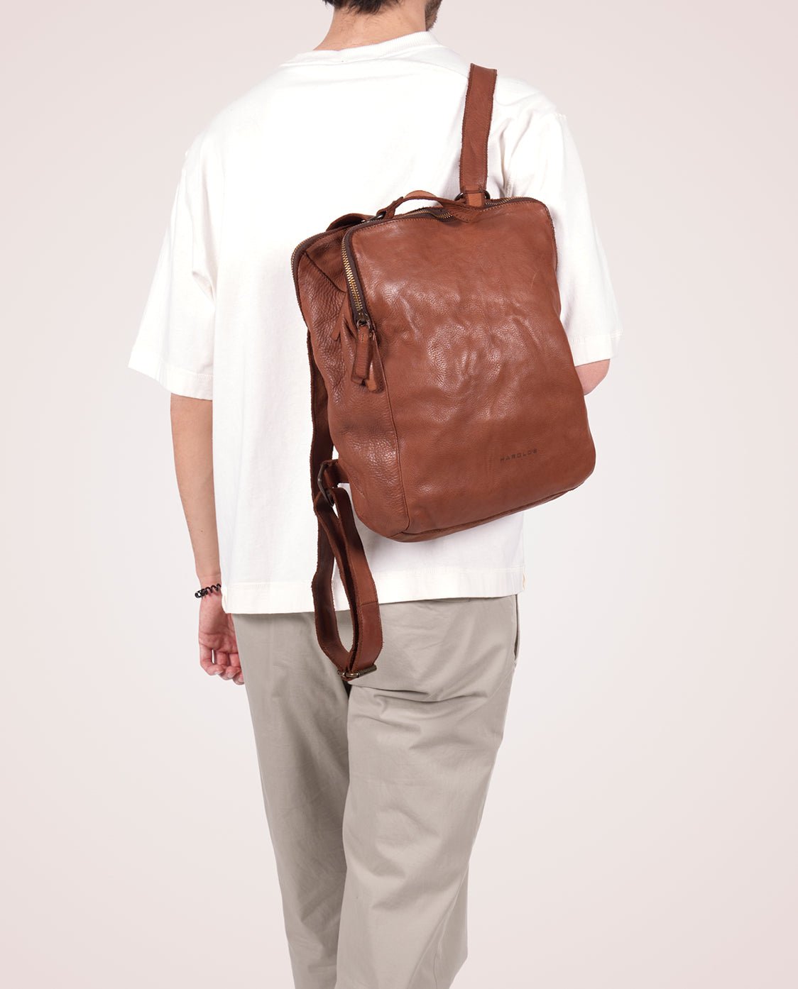 harolds-submarine-backpack-triple-rucksack-schwarz-leder image 2