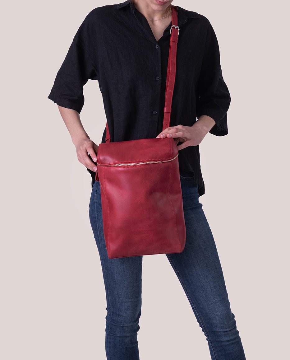 harolds-box-backpack-rot-leder-rucksack-shoulderbag image 2