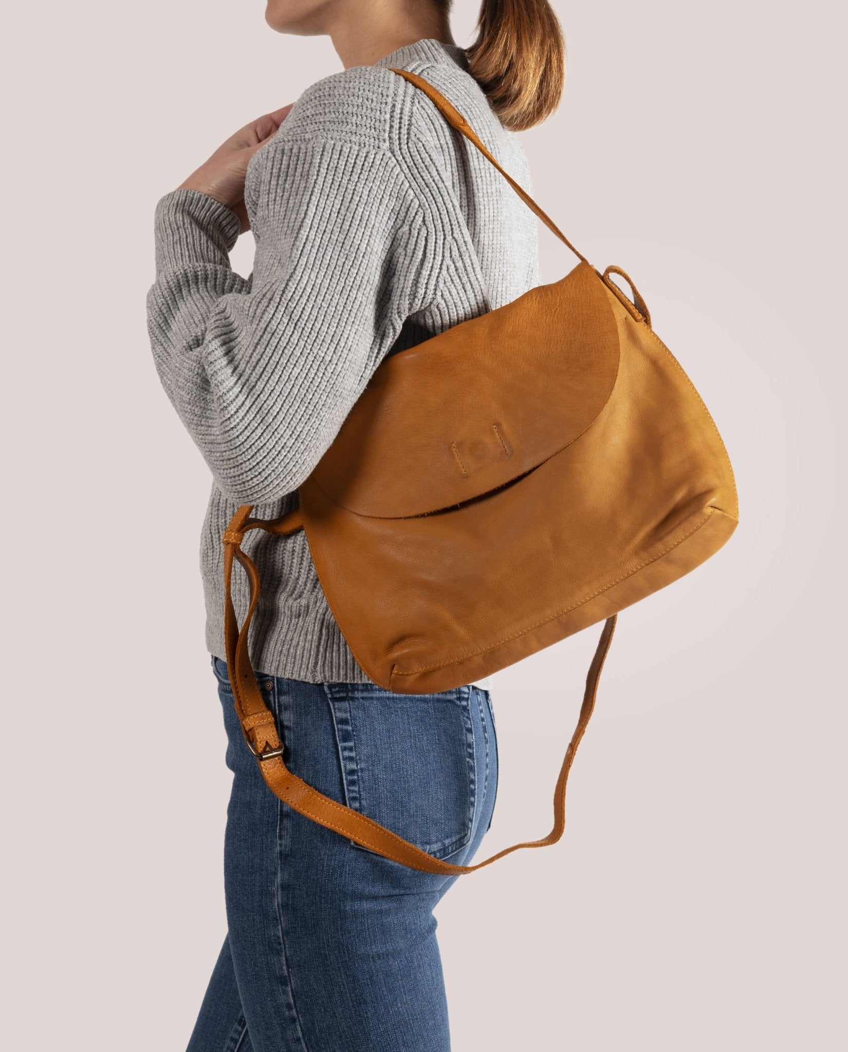 harolds-submarine-shoulderbag-umh-ngetasche-schwarz-rindleder image 2