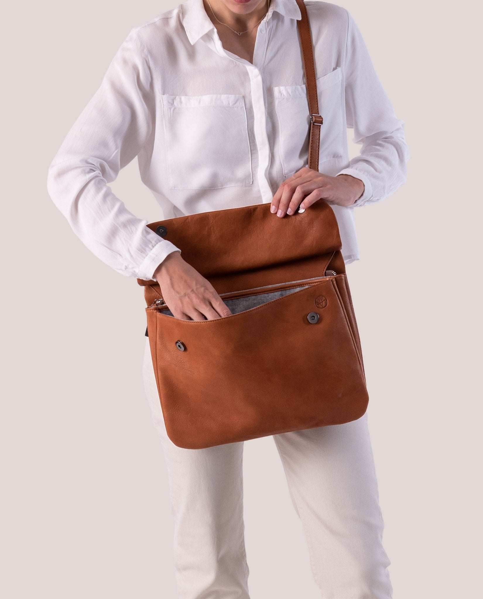 harolds-chacoral-smooth-businessbag-businesstasche-cognac-leicht image 3