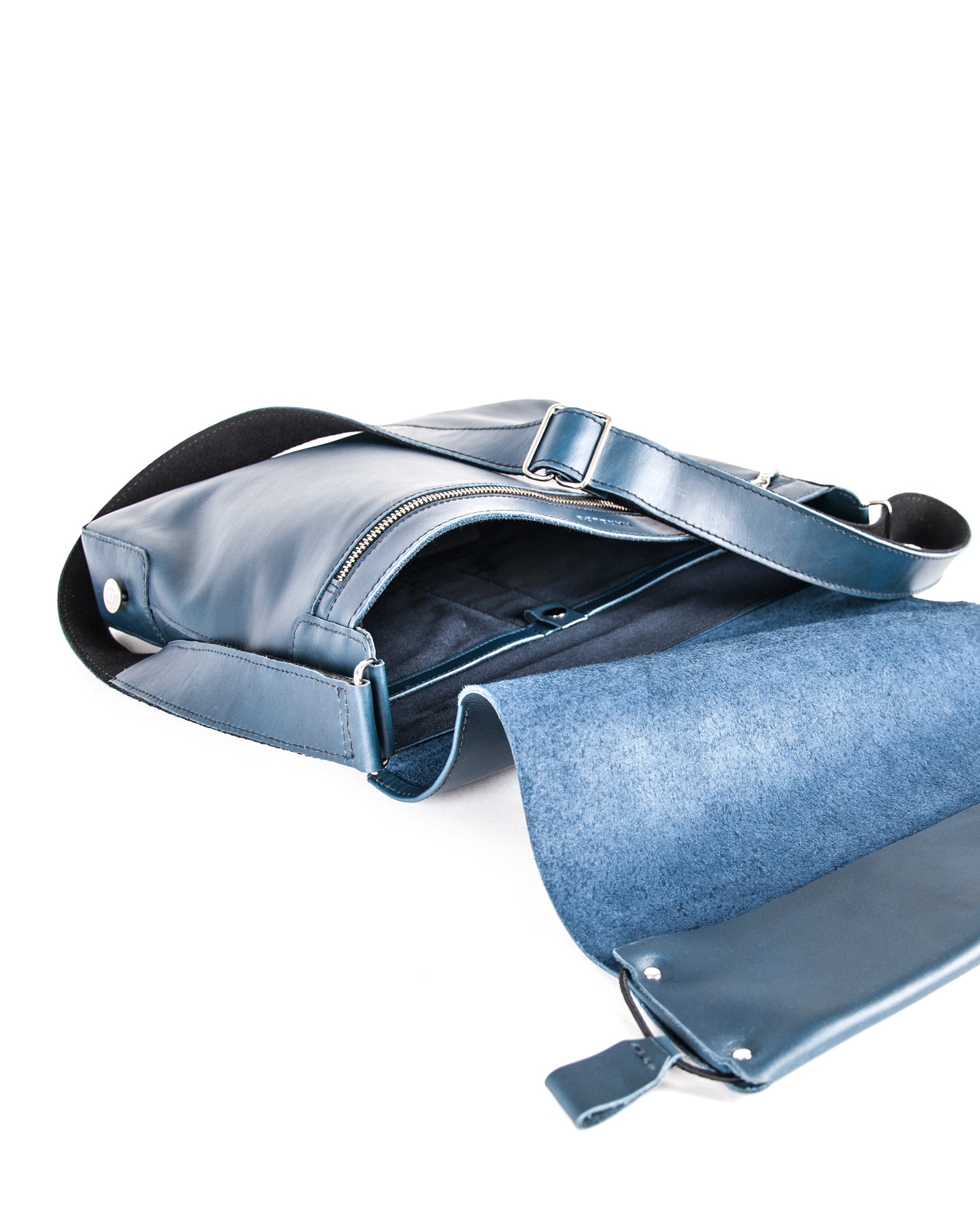 harolds-antic-jil-messengerbag-umh-ngetasche-schwarz-a4-leder image 4