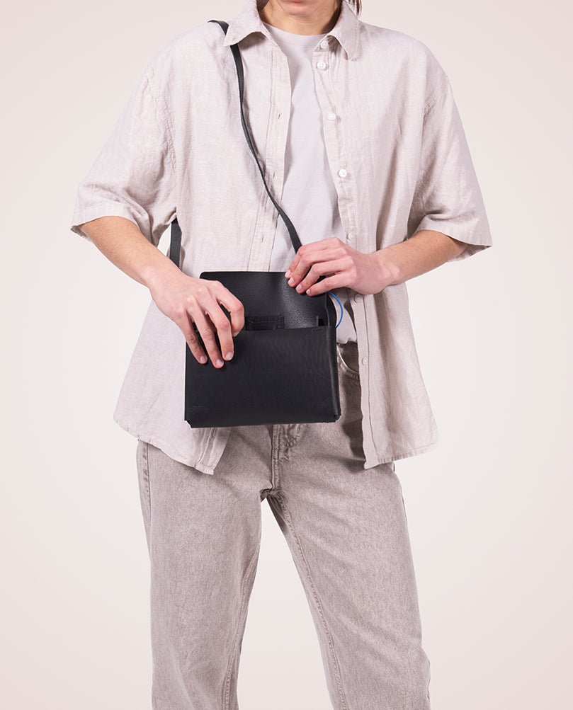 harolds-keeper-shoulderbag-s-umh-ngetasche-schwarz-leder image 5