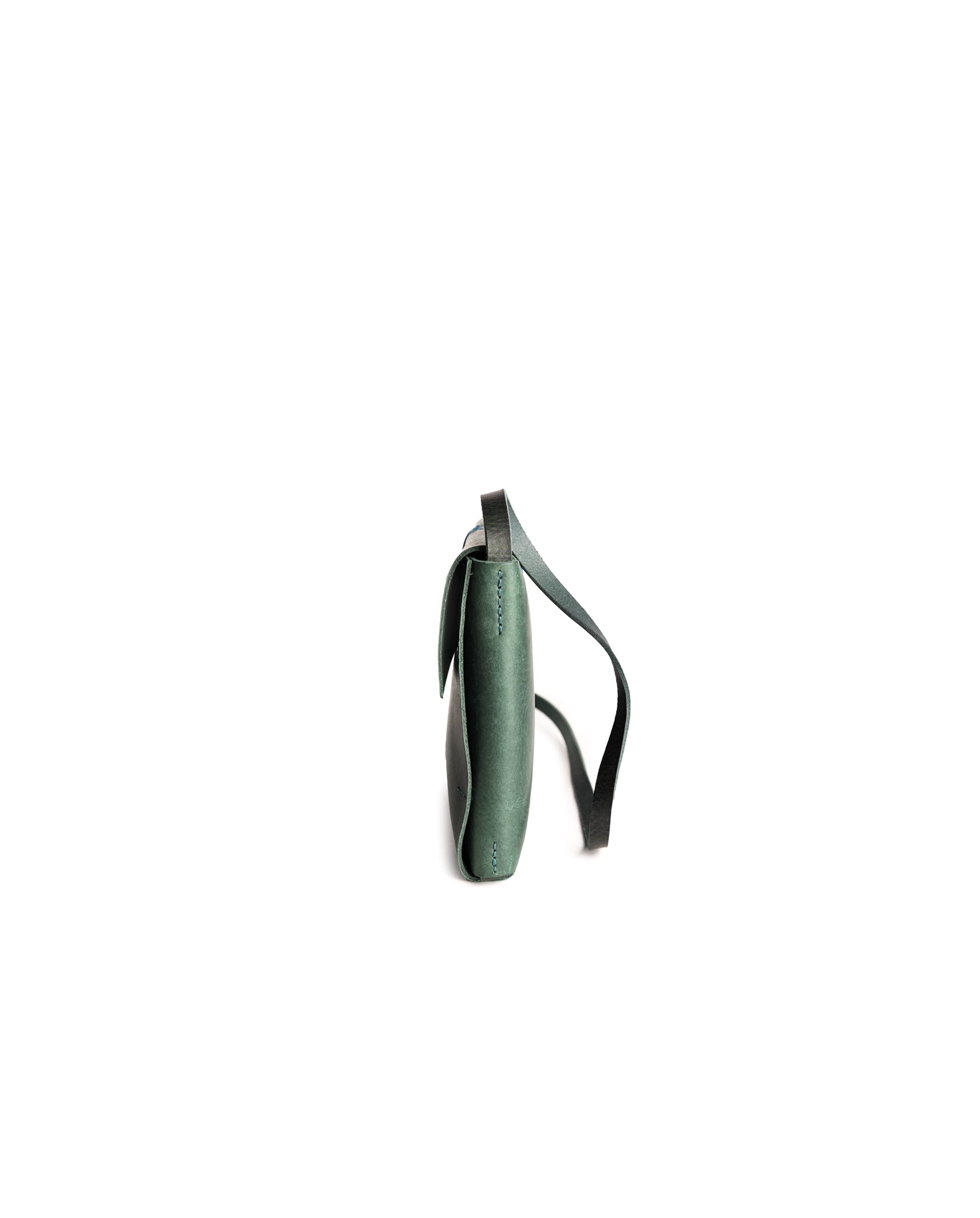 harolds-keeper-shoulderbag-m-schwarz-sattlerleder image 4