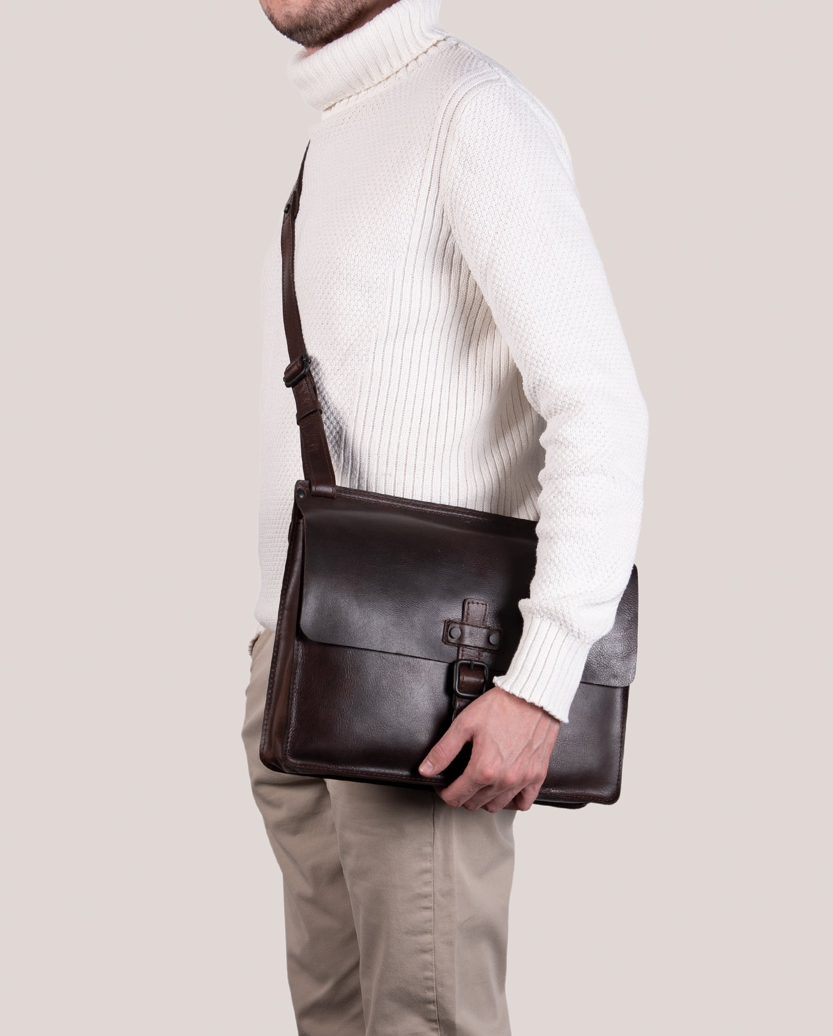 harolds-aberdeen-messengerbag-s-kuriertasche-schwarz-a4 image 3
