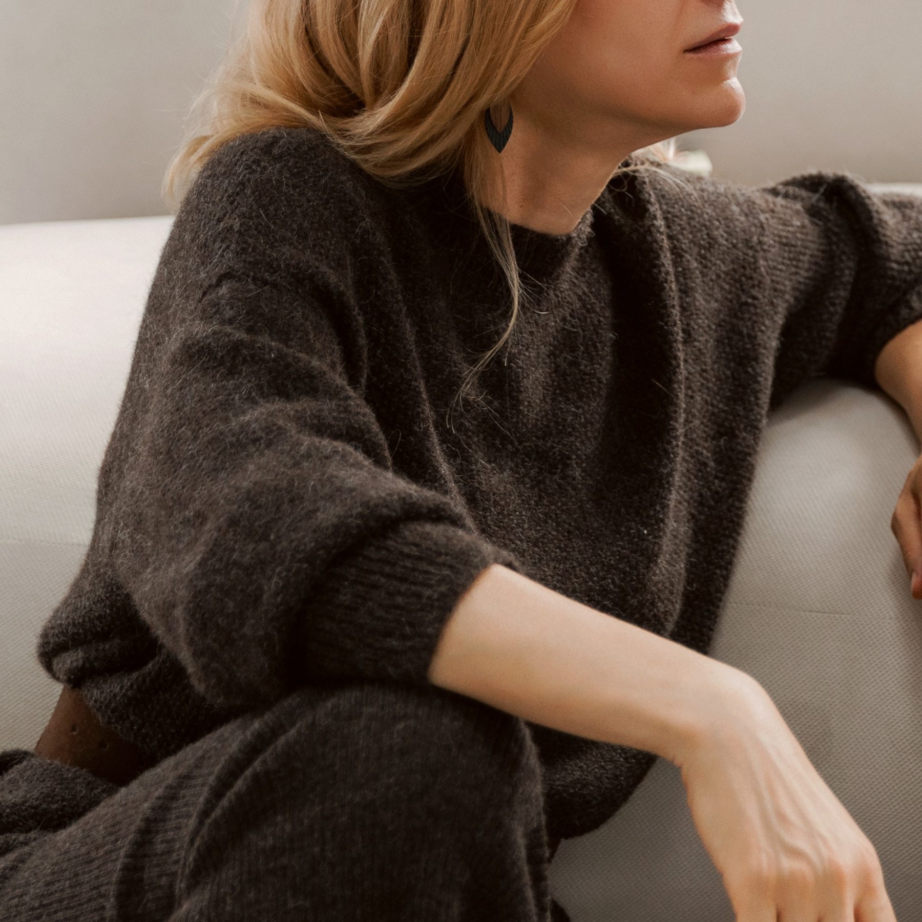 morii-essentials-alpaca-oversize-sweater-pullover-almond image 4