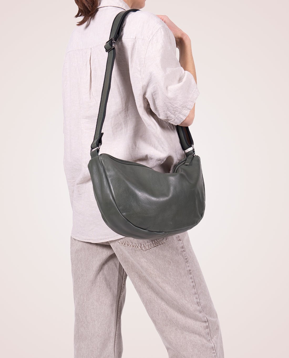 harolds-caugio-pouchbag-l-handtasche-schwarz-rindleder image 3