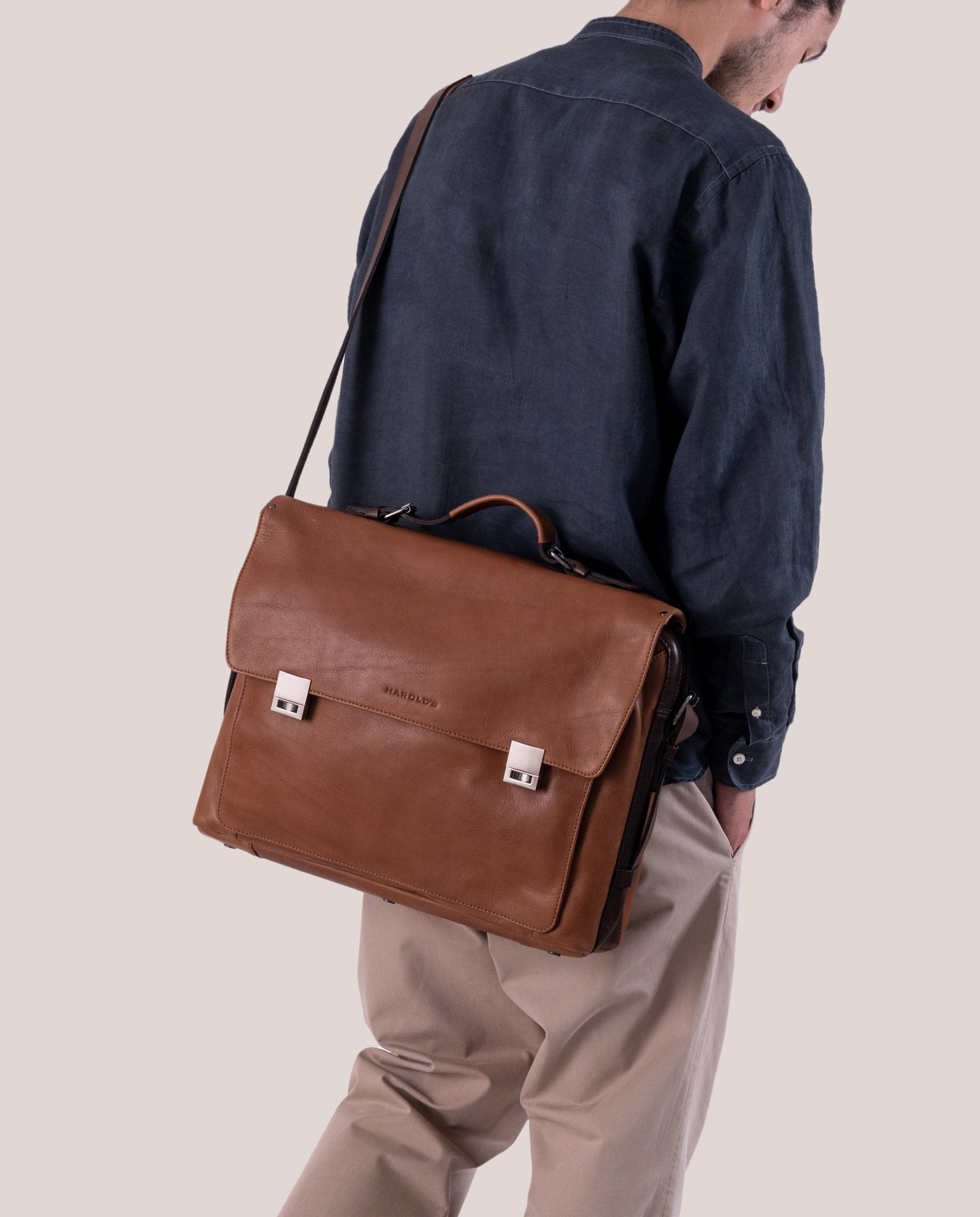 harolds-ivy-lane-notebook-businesstasche-schwarz-leder image 2