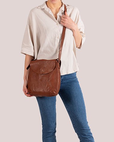 harolds-submarine-shoulderbag-m-handtasche-schwarz-leder image 2