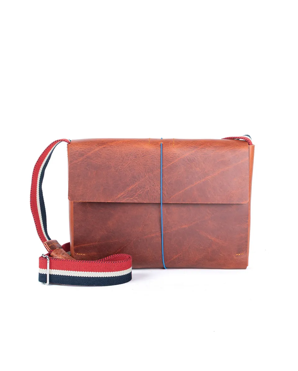 harolds-keeper-shoulderbag-l-schultertasche-schwarz-leder image 1