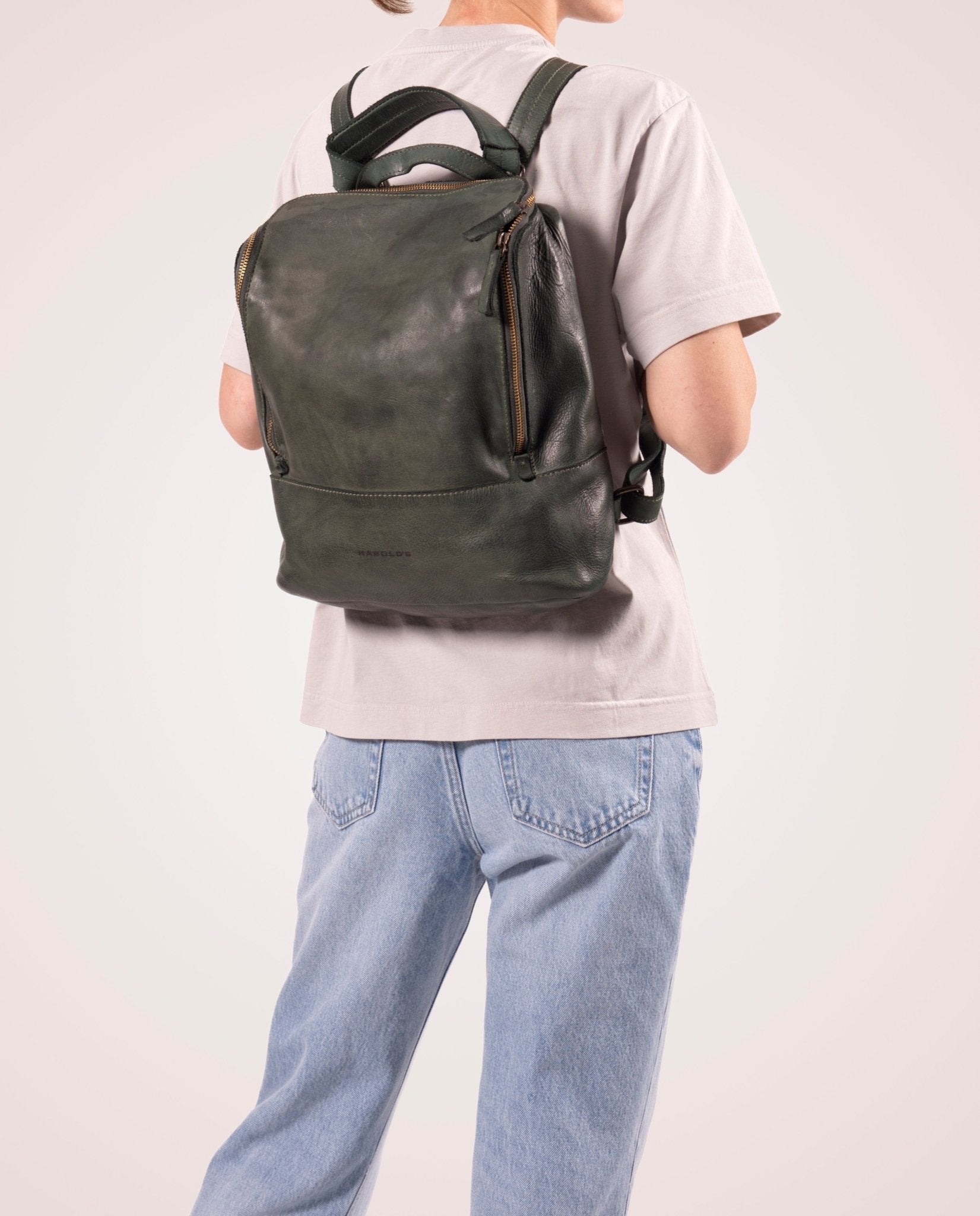 harolds-submarine-notebook-rucksack-s-schwarz-rindleder image 2