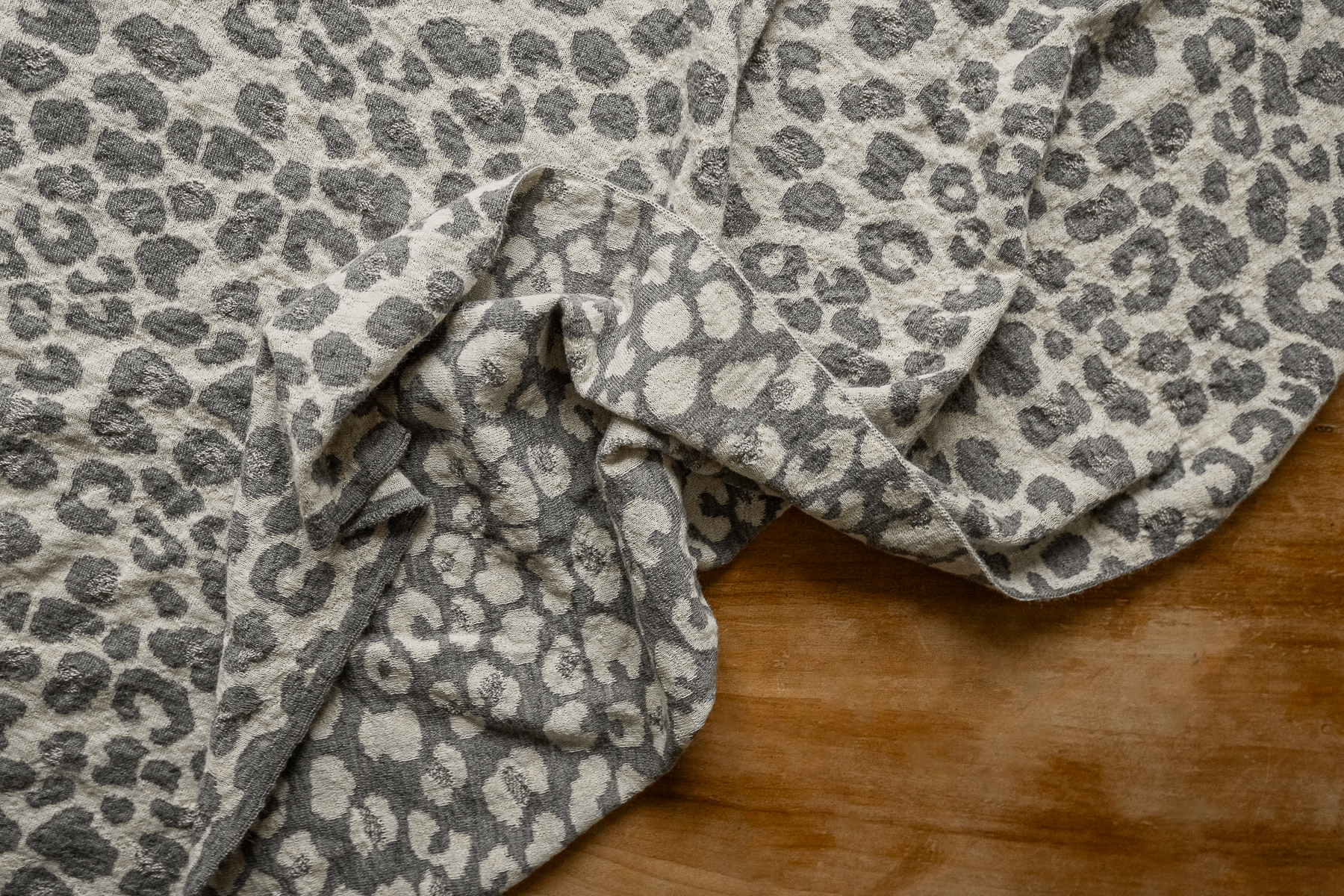morii-essentials-alpaca-leo-blanket-wolldecke-140x200 image 7