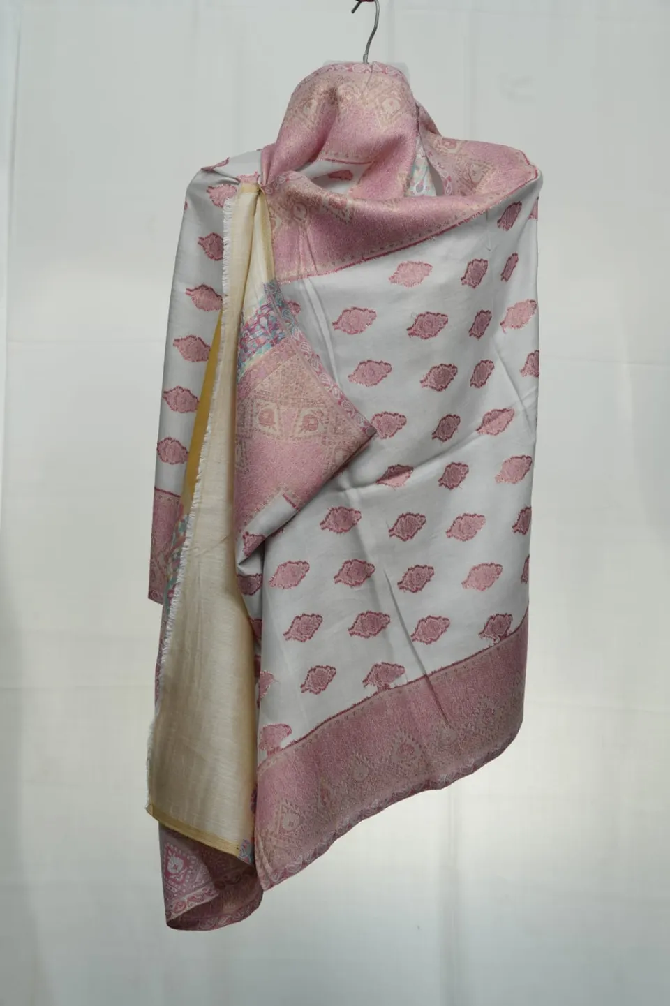kashmir-arts-kani-shawls-kani-schal-do-patri-rotbraun-grau image 1