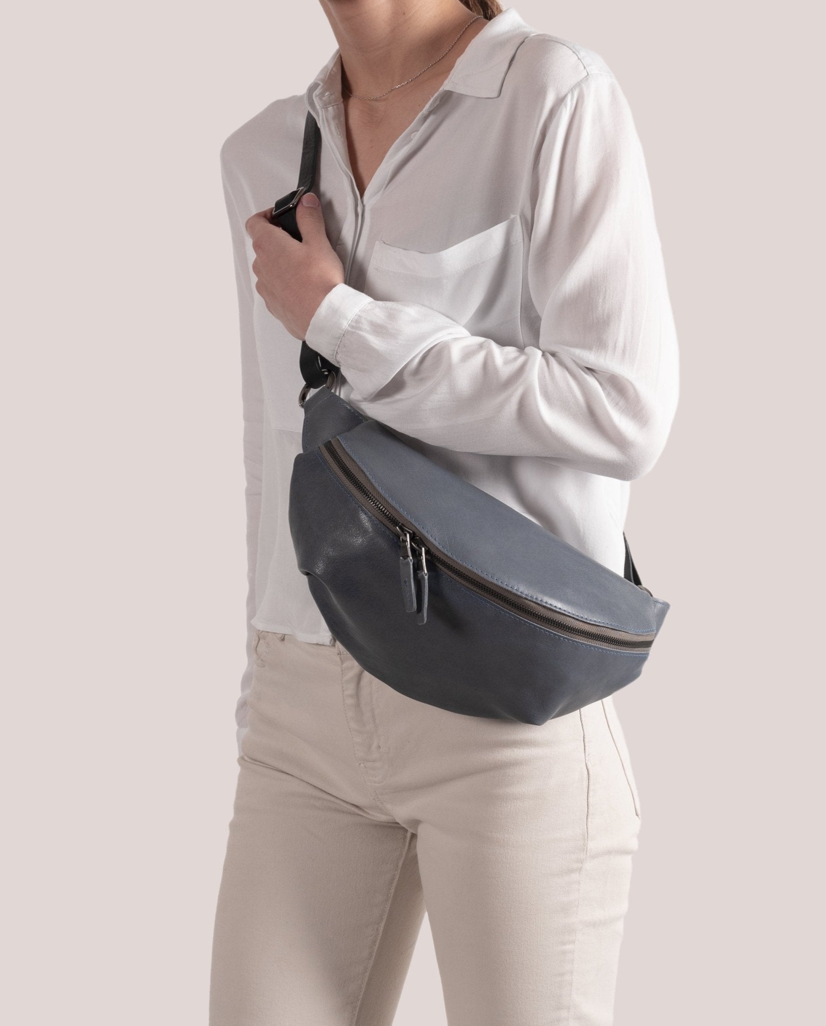 harolds-nabuku-bauchtasche-hipbag-schwarz-nubukleder image 2